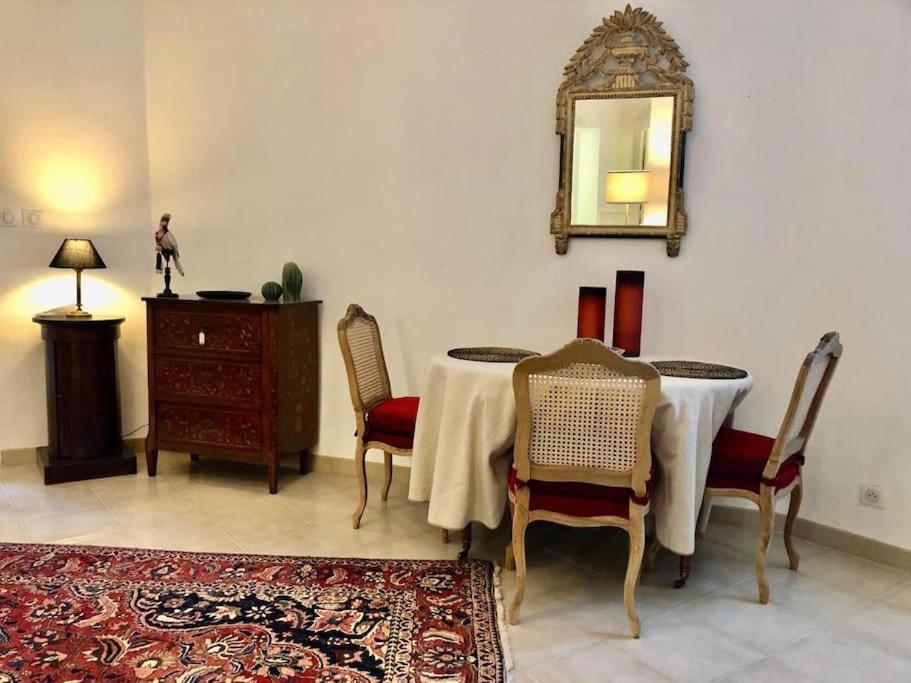 Ulysse, Appartement Spacieux Au Centre Historique D'Uzes En Rez-De-Chaussee Avec Exterieur, Proche Parking Des Marroniers Экстерьер фото